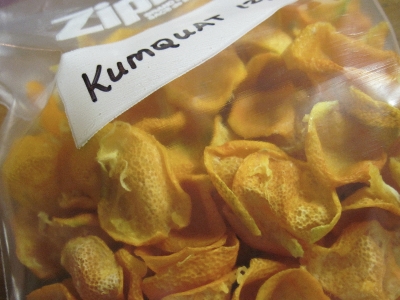 store dried kumquats in an airtight zipper bag